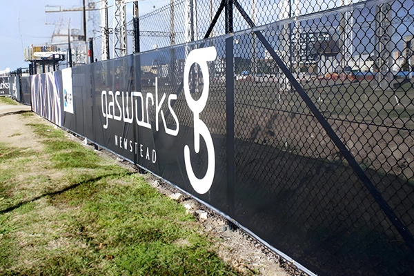 Основные преимущества использования ПВХ сетки брезента для строительных площадок