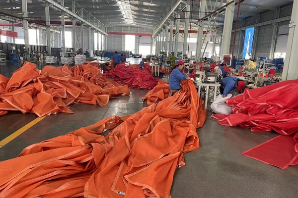 Особенности виниловой сетчатой ткани